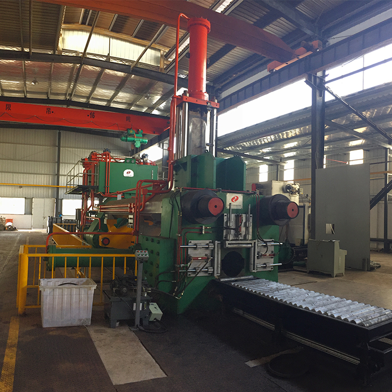 擠壓機(jī)加工合金材料會遇到什么問題